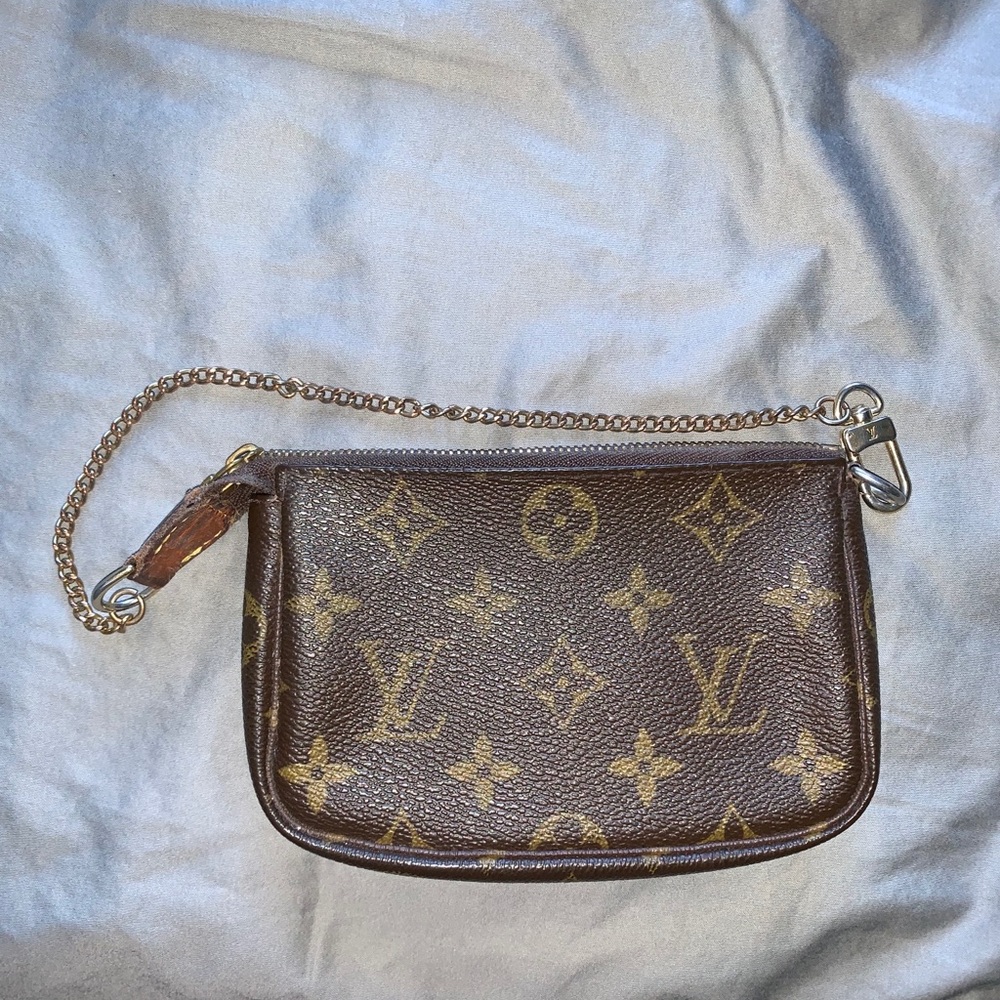 Louis Vuitton Mini Pochette
